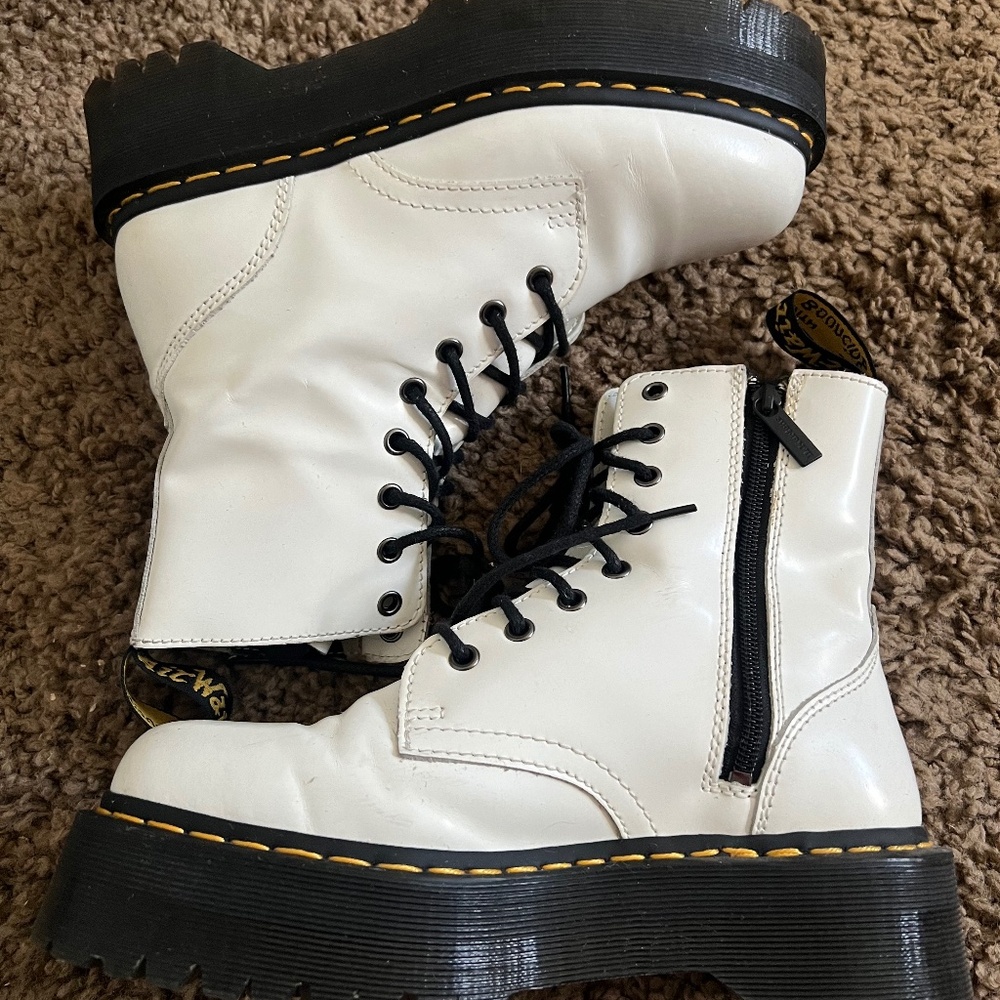 Dr. Martens Jadon boot